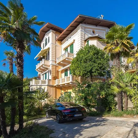 Altamar Seaview Apartament *