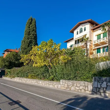 Altamar Seaview Опатія